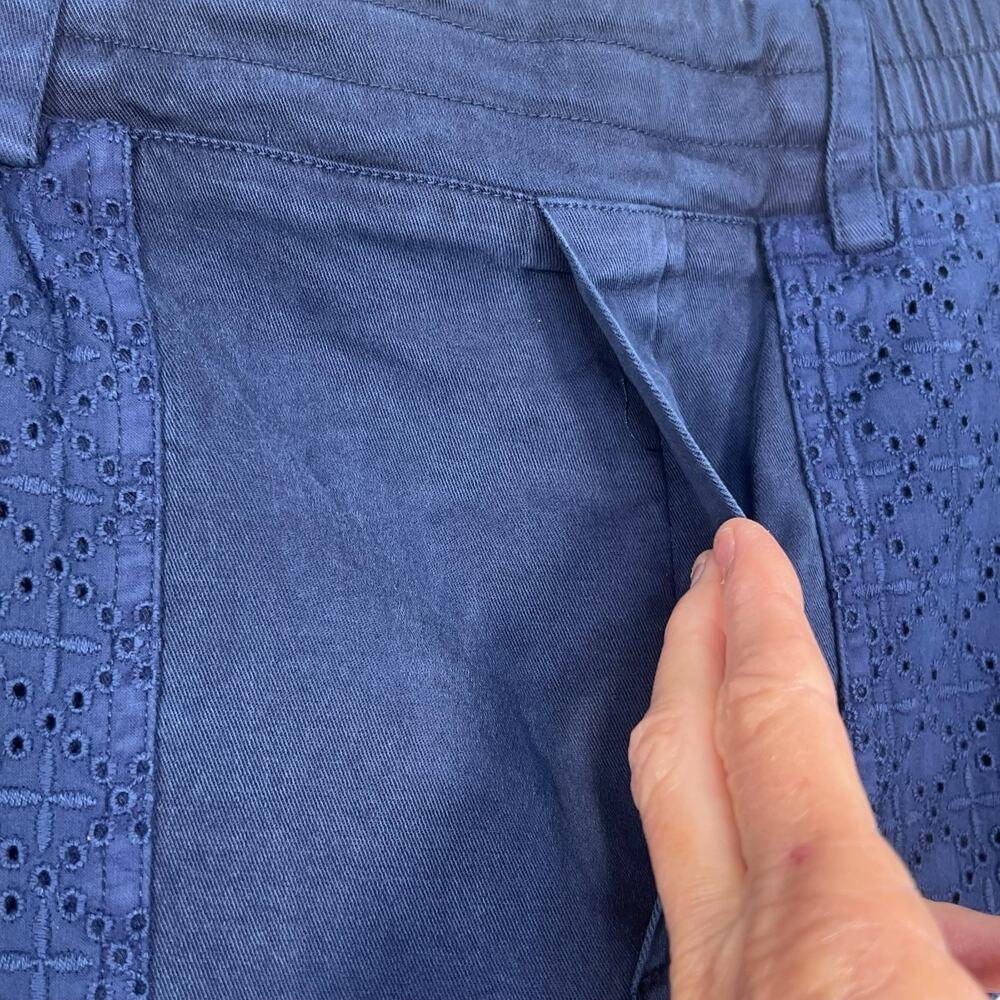 Soft Surroundings “Mira Vista Eyelet Crop Pants” in Patriot Blue Size Small NWT - Picture 4 of 15